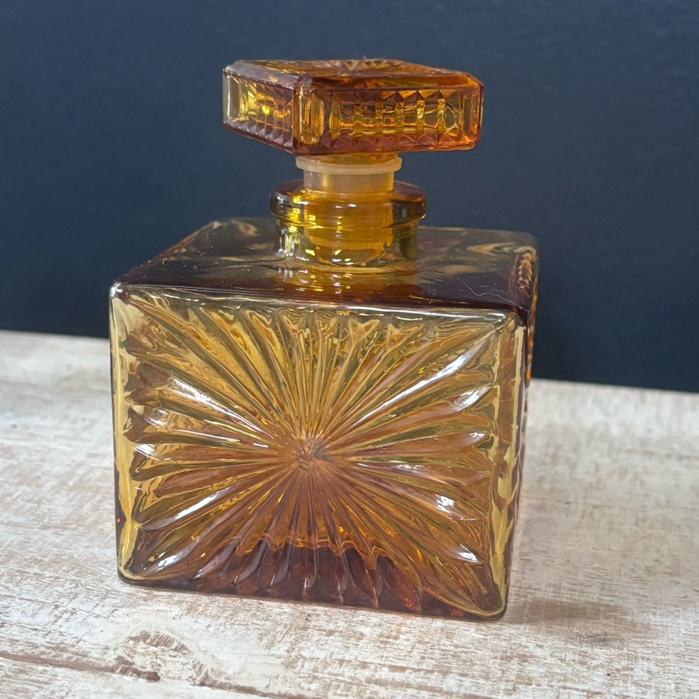 Vintage Mid Century Modern Amber Starburst Decanter!